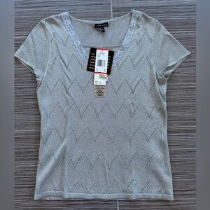 Bloomingdale's Silver Anne Kline V-Neck Short Sleeve Top Size SP
